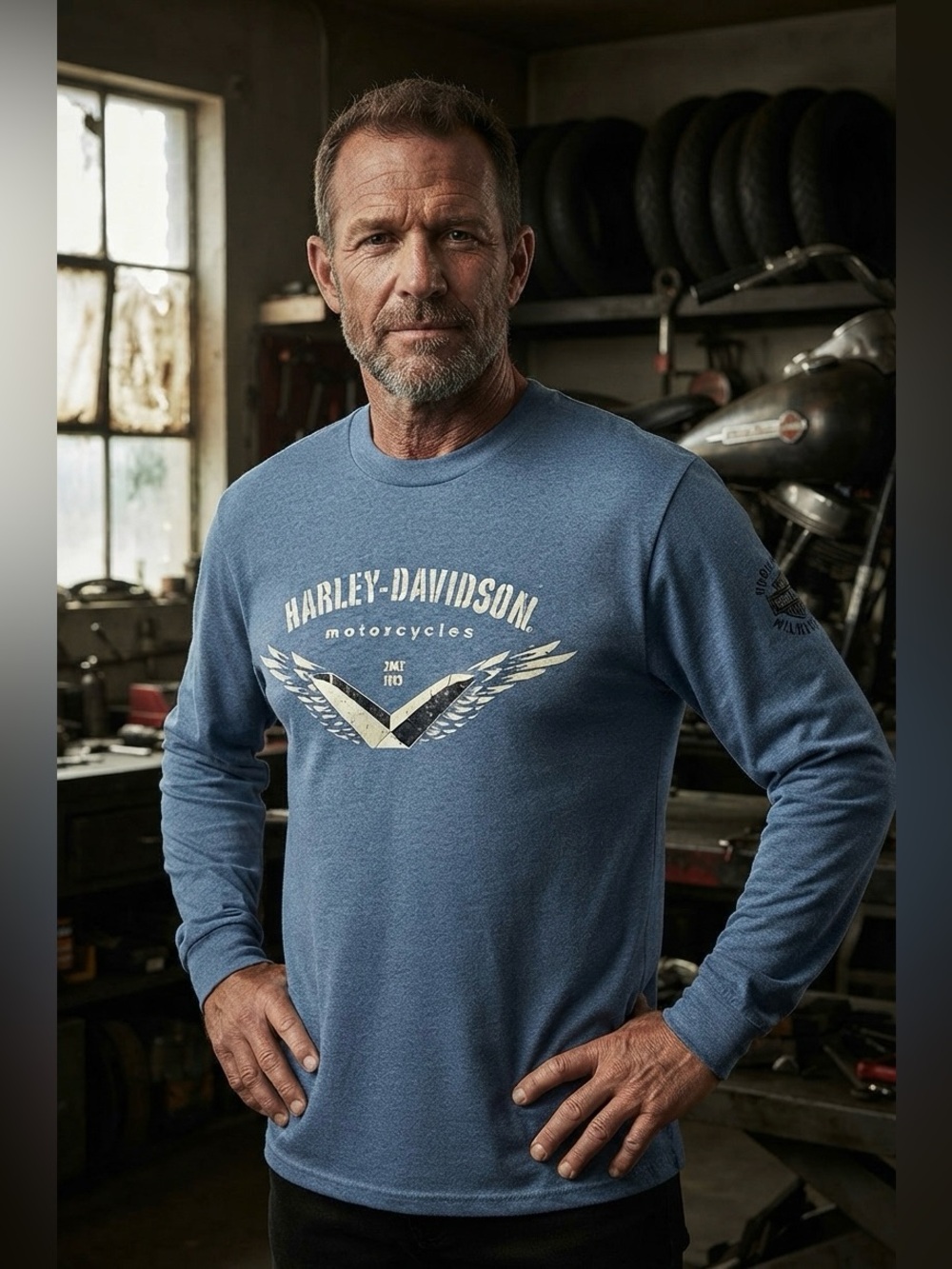 Harley-Davidson Men's Blue Long-Sleeve Crewneck with Winged Graphic